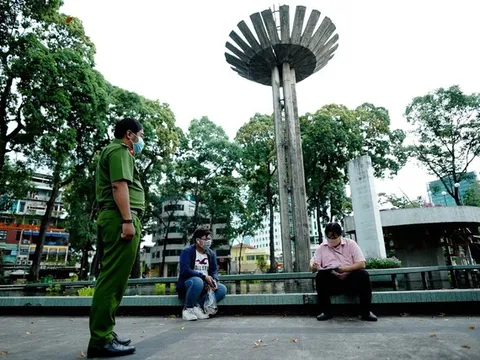 Từ hôm nay TPHCM xử phạt nghiêm người không đeo khẩu trang nơi công cộng