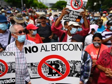 Người dân El Salvador biểu tình để phản đối luật Bitcoin