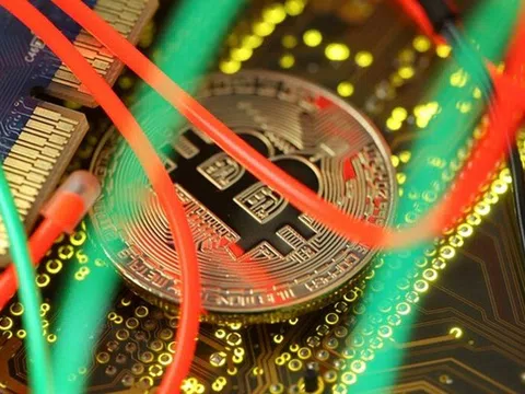 Giá Bitcoin hôm nay (24/10): Rời đỉnh lịch sử, nguy cơ giảm sâu