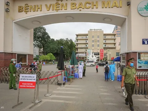 200 người nghỉ việc cùng lúc, BV Bạch Mai nói gì?