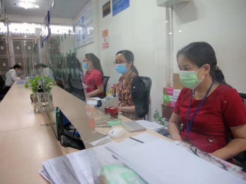 Chuyển đổi số để giảm tải hồ sơ hành chính