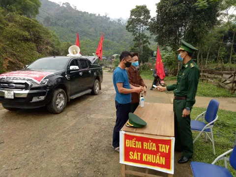 Miền Trung điều động hàng nghìn cán bộ chiến sĩ lên biên giới chống dịch
